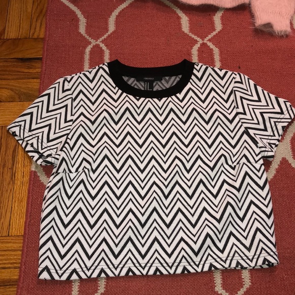 Black and white chevron t shirt - Picture 1 of 2